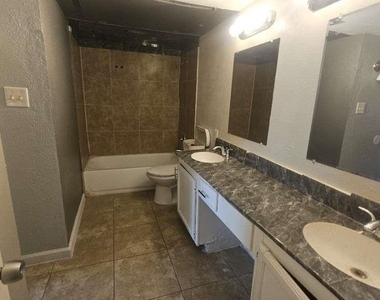 14131 Callahan Drive - Photo Thumbnail 11