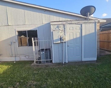 14131 Callahan Drive - Photo Thumbnail 14