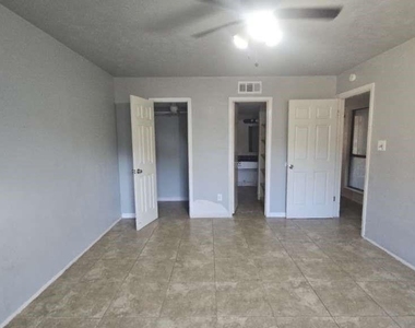 14131 Callahan Drive - Photo Thumbnail 8