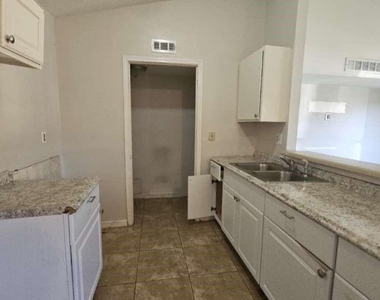 14131 Callahan Drive - Photo Thumbnail 3