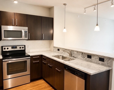 1340 W Gray Street - Photo Thumbnail 5