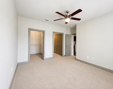 1340 W Gray Street - Photo Thumbnail 3