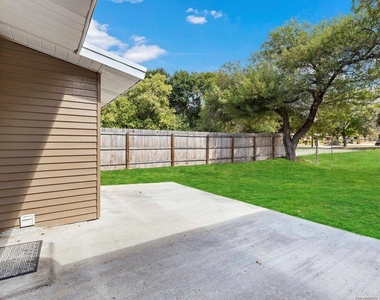 331 Ave Maria Drive - Photo Thumbnail 14