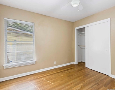 331 Ave Maria Drive - Photo Thumbnail 10