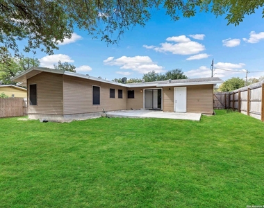 331 Ave Maria Drive - Photo Thumbnail 15