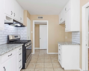331 Ave Maria Drive - Photo Thumbnail 5