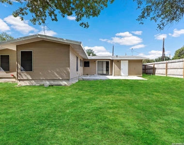 331 Ave Maria Drive - Photo Thumbnail 16