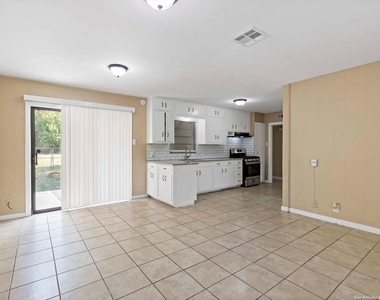 331 Ave Maria Drive - Photo Thumbnail 4