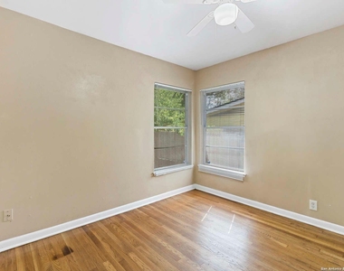331 Ave Maria Drive - Photo Thumbnail 9