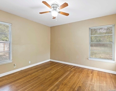 331 Ave Maria Drive - Photo Thumbnail 12