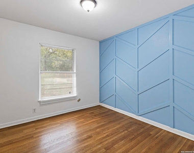 331 Ave Maria Drive - Photo Thumbnail 6