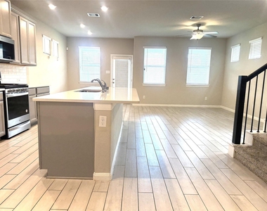 1902 La Magnolia Drive - Photo Thumbnail 12