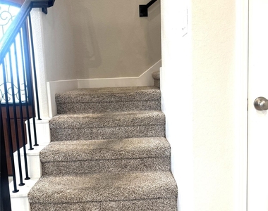 1902 La Magnolia Drive - Photo Thumbnail 14