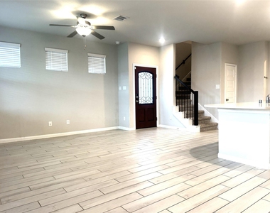 1902 La Magnolia Drive - Photo Thumbnail 4