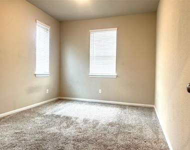 1902 La Magnolia Drive - Photo Thumbnail 19