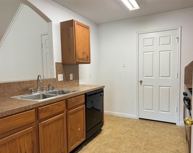 7114 Sedona Court - Photo Thumbnail 6