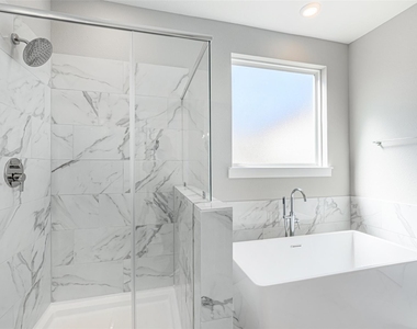 8423 Berry Brush Lane - Photo Thumbnail 22