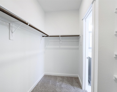 8423 Berry Brush Lane - Photo Thumbnail 23