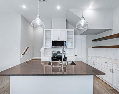 8423 Berry Brush Lane - Photo Thumbnail 8