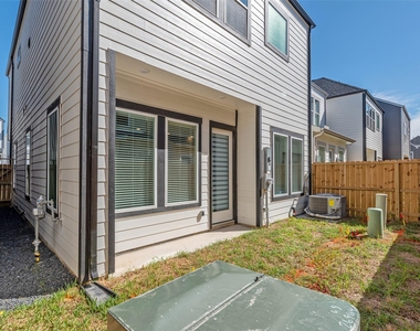 8423 Berry Brush Lane - Photo Thumbnail 28