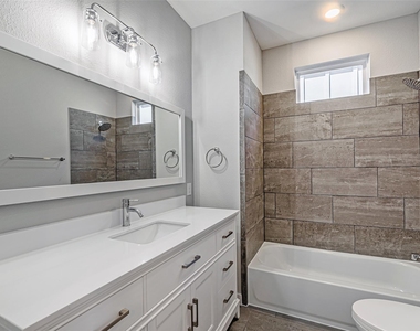 8423 Berry Brush Lane - Photo Thumbnail 25