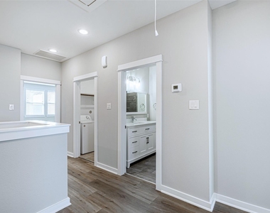 8423 Berry Brush Lane - Photo Thumbnail 15