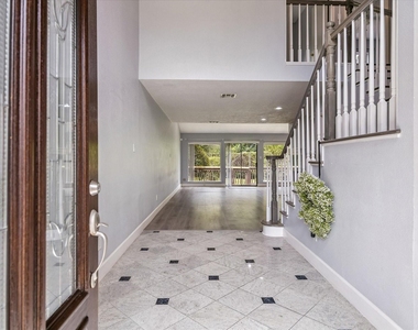 9322 Briar Forest Drive - Photo Thumbnail 7
