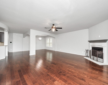 1111 Wheatfield Court - Photo Thumbnail 5
