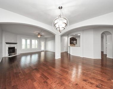 1111 Wheatfield Court - Photo Thumbnail 2