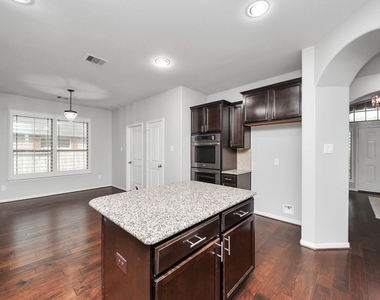 1111 Wheatfield Court - Photo Thumbnail 16