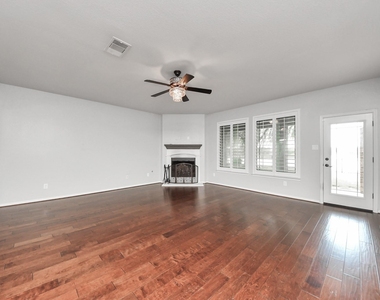 1111 Wheatfield Court - Photo Thumbnail 4
