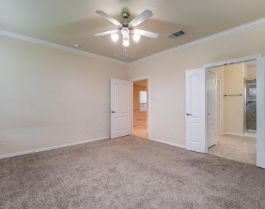 13018 Leisure Cove Drive - Photo Thumbnail 16