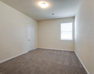 13018 Leisure Cove Drive - Photo Thumbnail 28