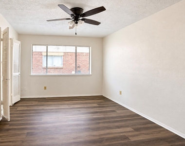 2326 Hazy Creek Drive - Photo Thumbnail 17