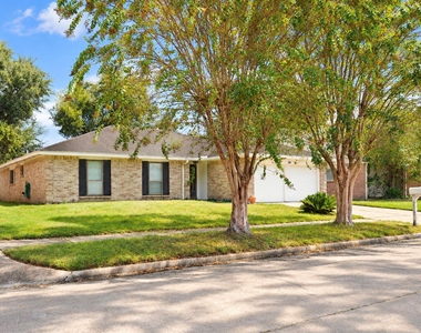 2326 Hazy Creek Drive - Photo Thumbnail 2