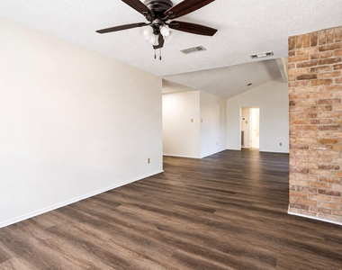 2326 Hazy Creek Drive - Photo Thumbnail 19