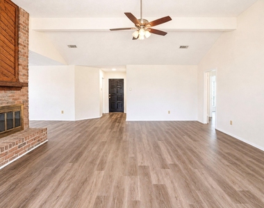 2326 Hazy Creek Drive - Photo Thumbnail 8