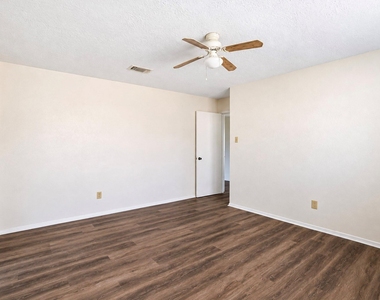 2326 Hazy Creek Drive - Photo Thumbnail 22