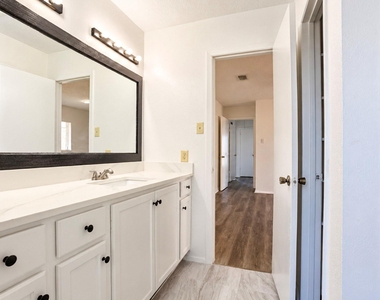 2326 Hazy Creek Drive - Photo Thumbnail 25