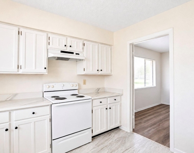 2326 Hazy Creek Drive - Photo Thumbnail 14