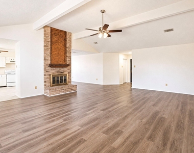 2326 Hazy Creek Drive - Photo Thumbnail 7