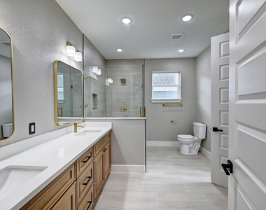 703 Carol Lynn Dr - Photo Thumbnail 43