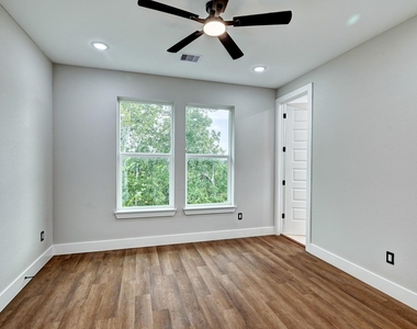 703 Carol Lynn Dr - Photo Thumbnail 26