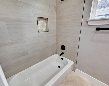 703 Carol Lynn Dr - Photo Thumbnail 33