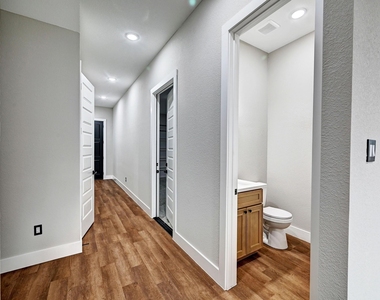 703 Carol Lynn Dr - Photo Thumbnail 16