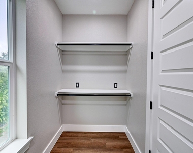 703 Carol Lynn Dr - Photo Thumbnail 27