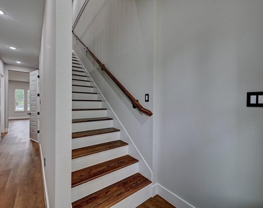 703 Carol Lynn Dr - Photo Thumbnail 19