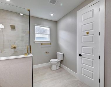 703 Carol Lynn Dr - Photo Thumbnail 44