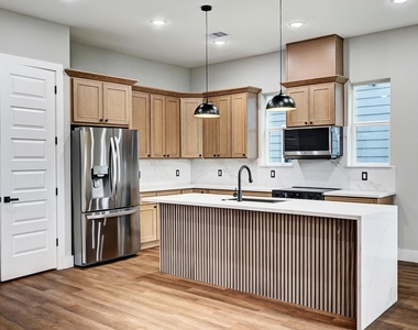 703 Carol Lynn Dr - Photo Thumbnail 3