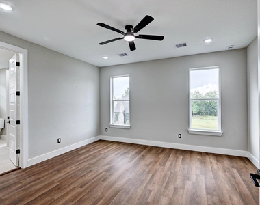 703 Carol Lynn Dr - Photo Thumbnail 38